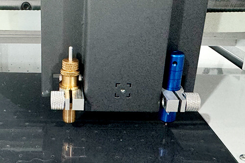 Coupeur à plat C-4067