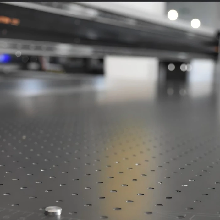 Imprimante &agrave; plateau grand format UV-H2513